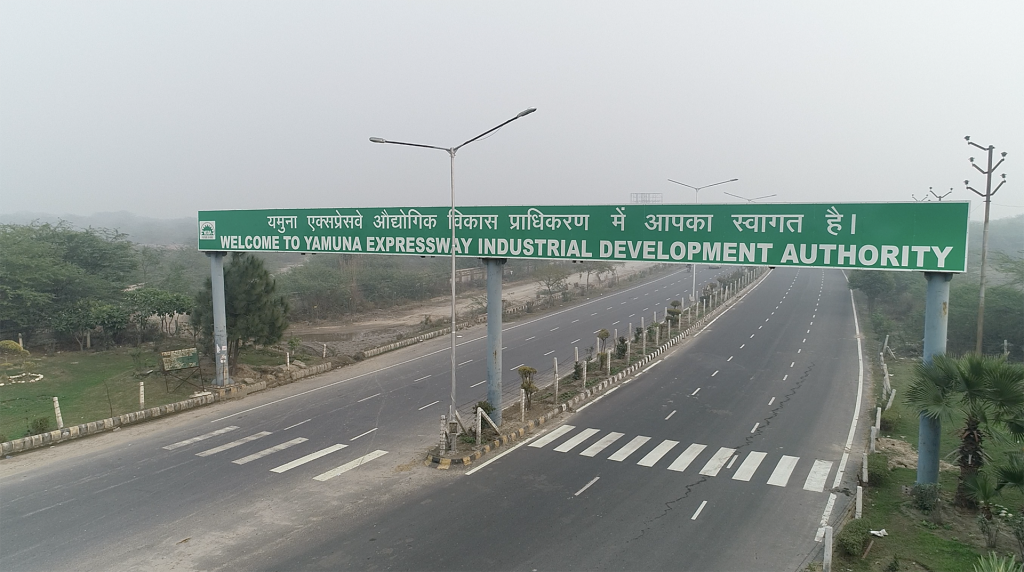 Yamuna Expressway corridor showing YEIDA sector development near Jewar Airport